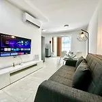Modern Retreat In The Heart Of St Julians *