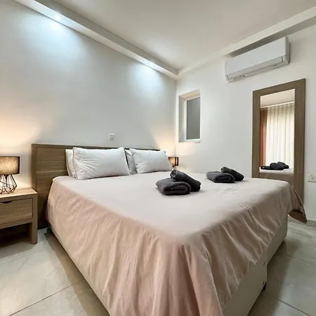 Modern Retreat In The Heart Of St Julians Διαμέρισμα *