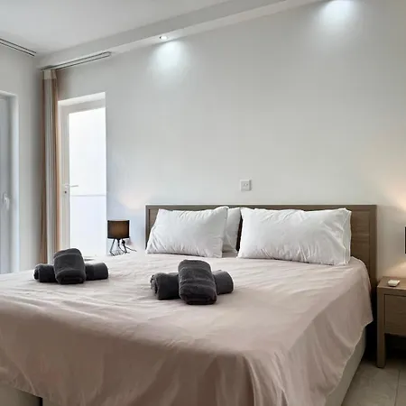 Modern Retreat In The Heart Of St Julians *