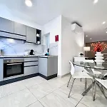 Modern Retreat In The Heart Of St Julians *