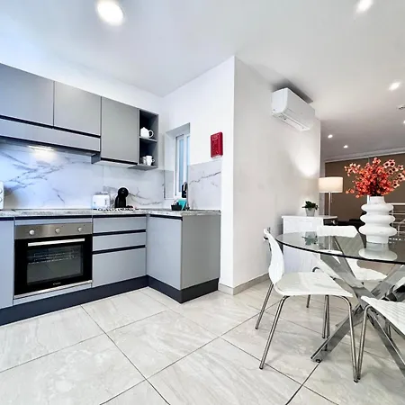 Modern Retreat In The Heart Of St Julians *