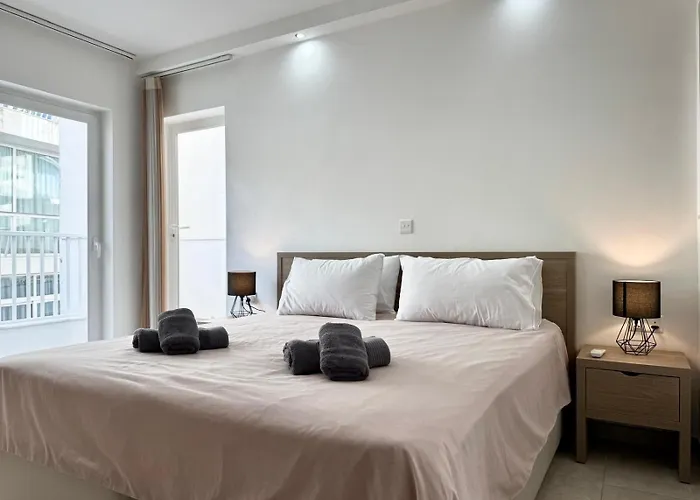 Modern Retreat In The Heart Of St Julians *